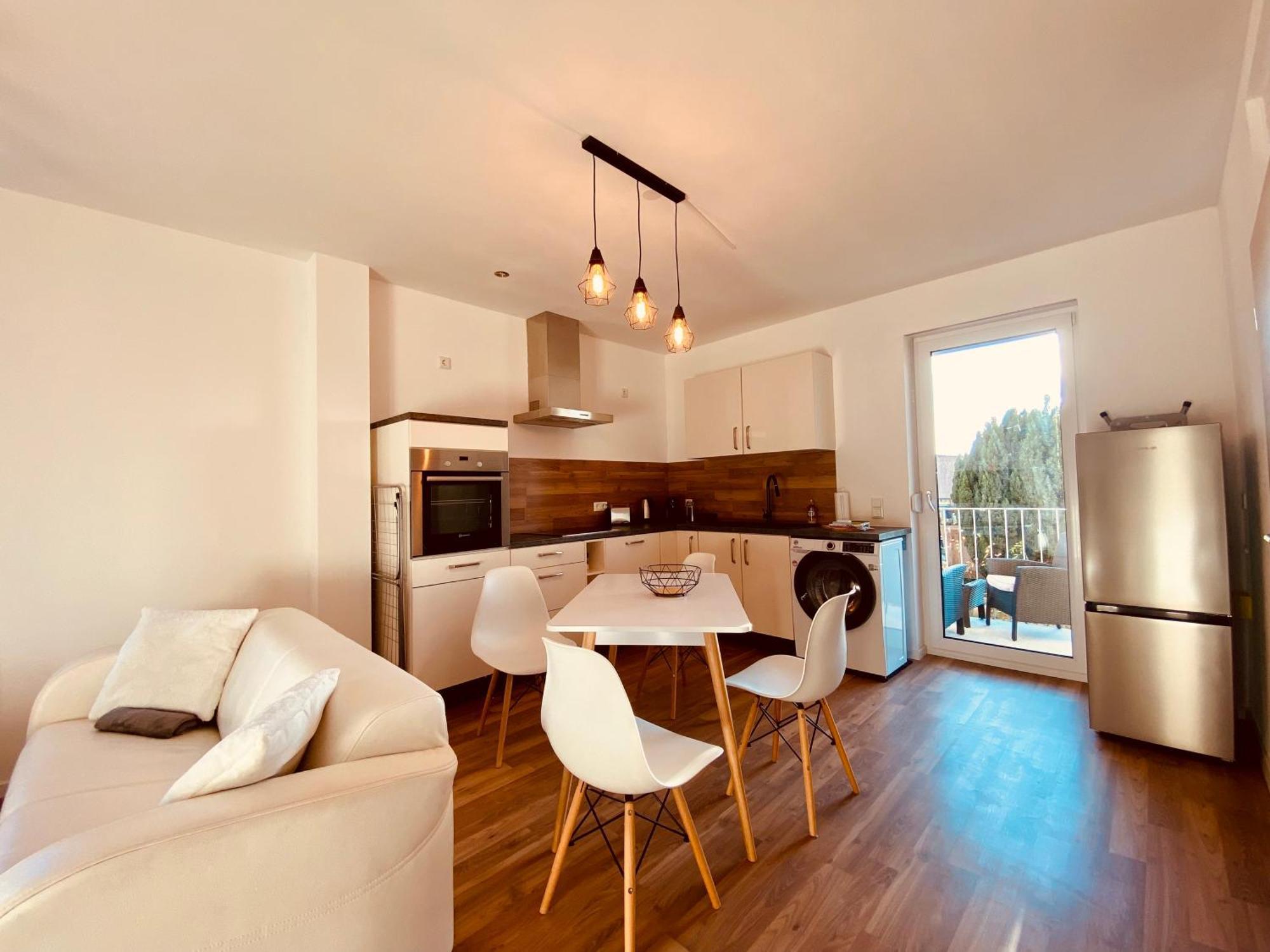 Hochwertige Ferienwohnung Mit 7Qm Balkon, Netflix, Kaffeeautomat, Rainshower Bad Zwickau Ngoại thất bức ảnh