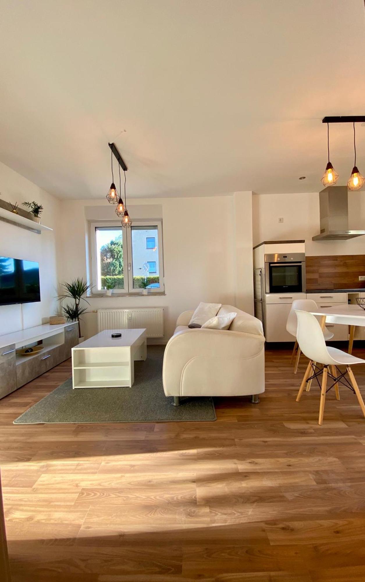 Hochwertige Ferienwohnung Mit 7Qm Balkon, Netflix, Kaffeeautomat, Rainshower Bad Zwickau Ngoại thất bức ảnh