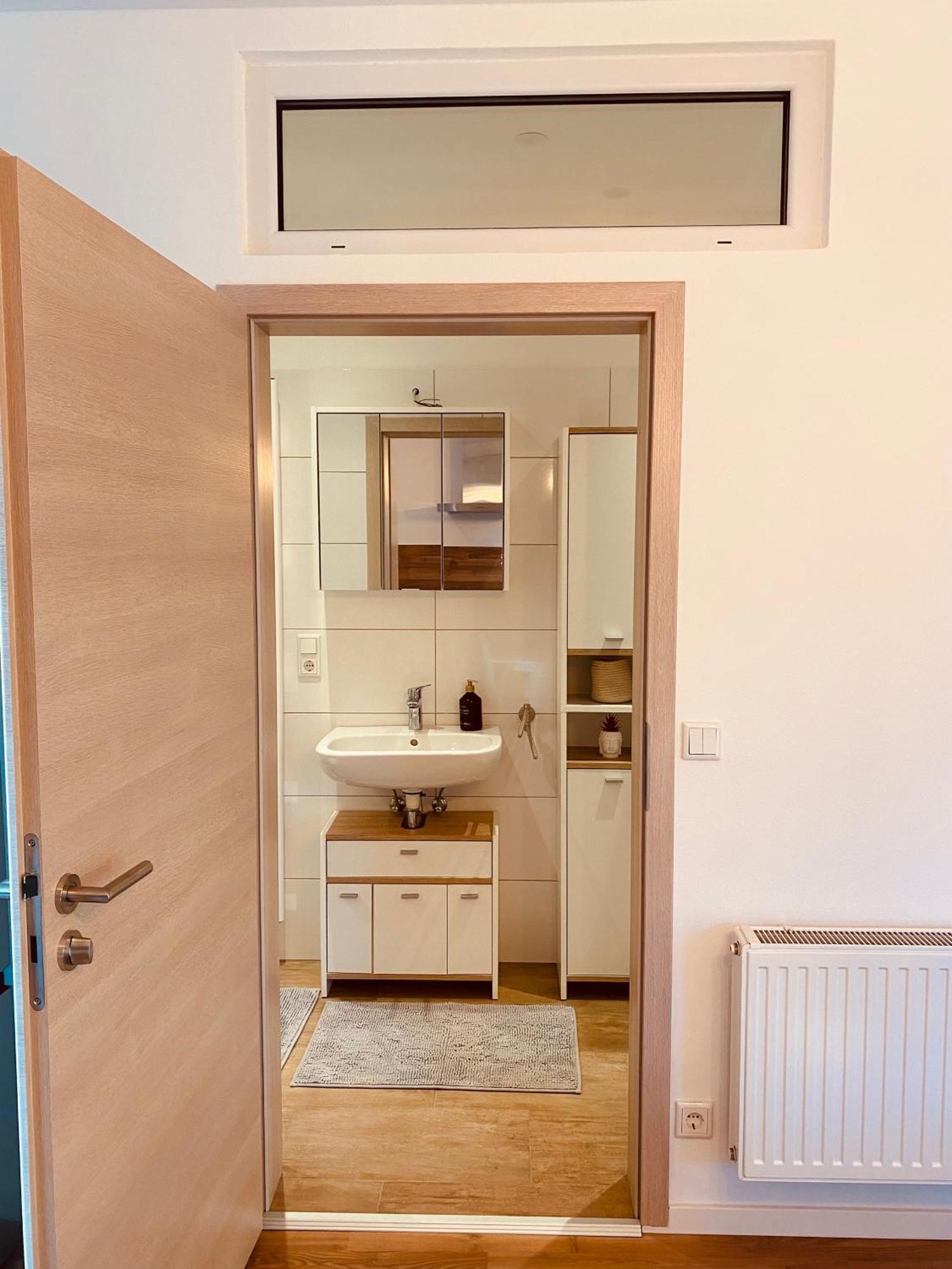 Hochwertige Ferienwohnung Mit 7Qm Balkon, Netflix, Kaffeeautomat, Rainshower Bad Zwickau Ngoại thất bức ảnh